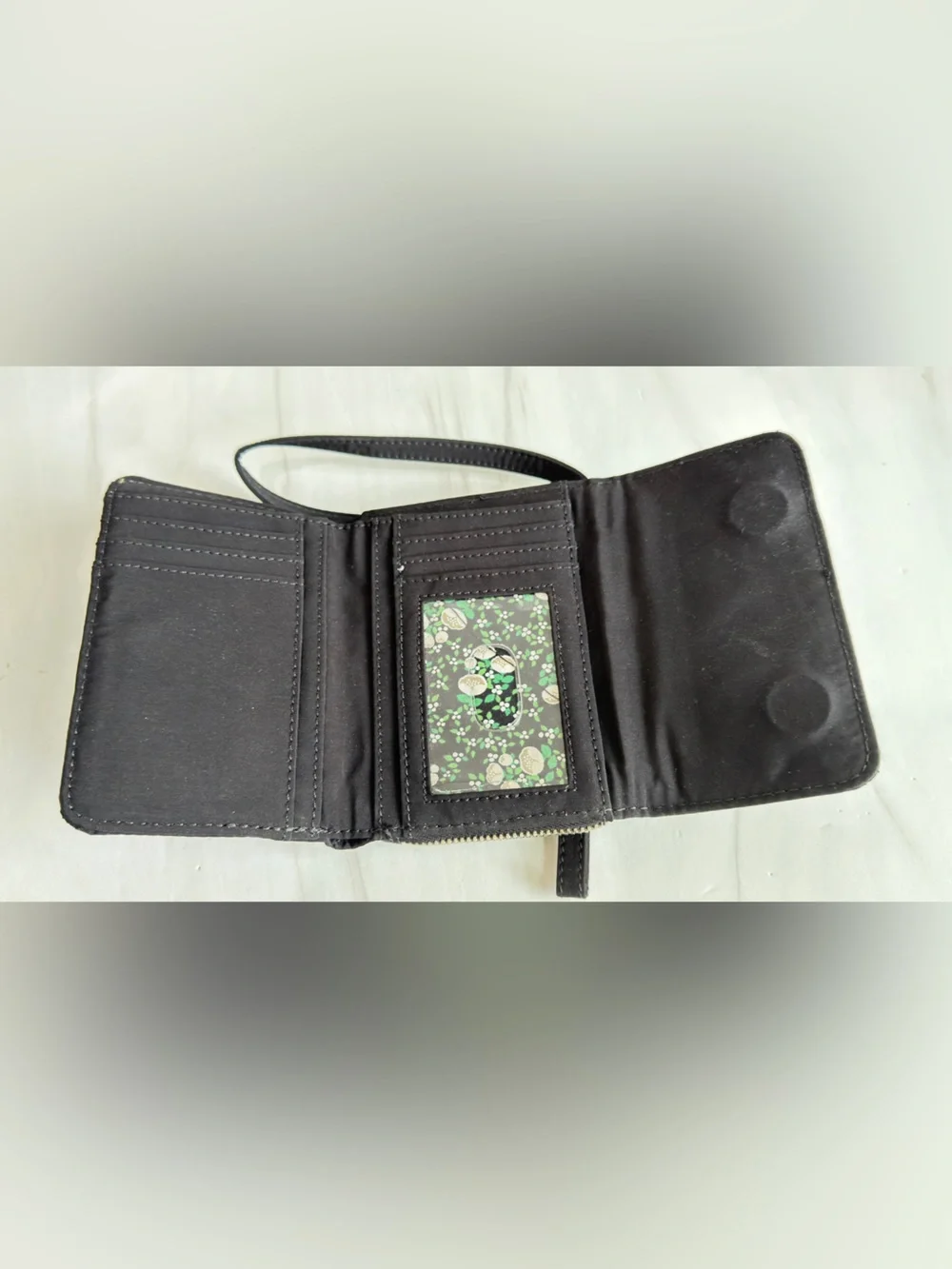 VERA BRADLEY QUILTED WRISTLET WALLET BLACK COMPACT EFFORTLESS CASUAL CHIC
